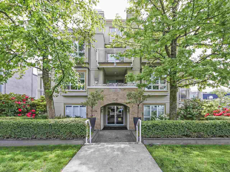 301 - 228 E 14th Avenue, Vancouver BC V5T 2M6