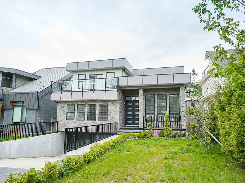 1351 129b Street, Surrey BC V4A 3Z2