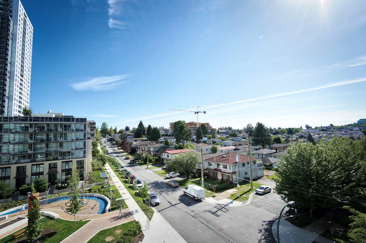 620-5470 Ormidale St  