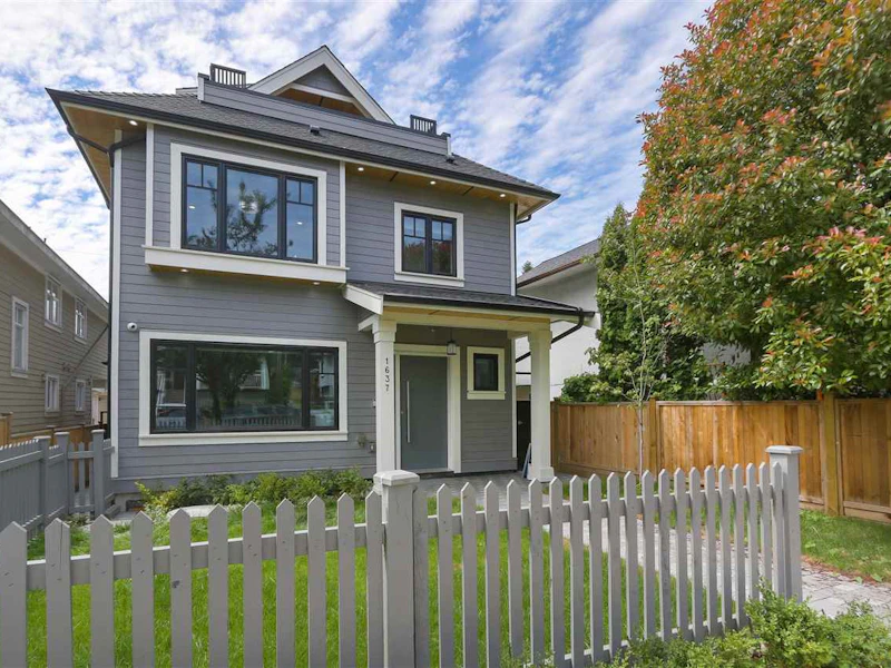 1637 Victoria Drive, Vancouver BC V5L 4H4