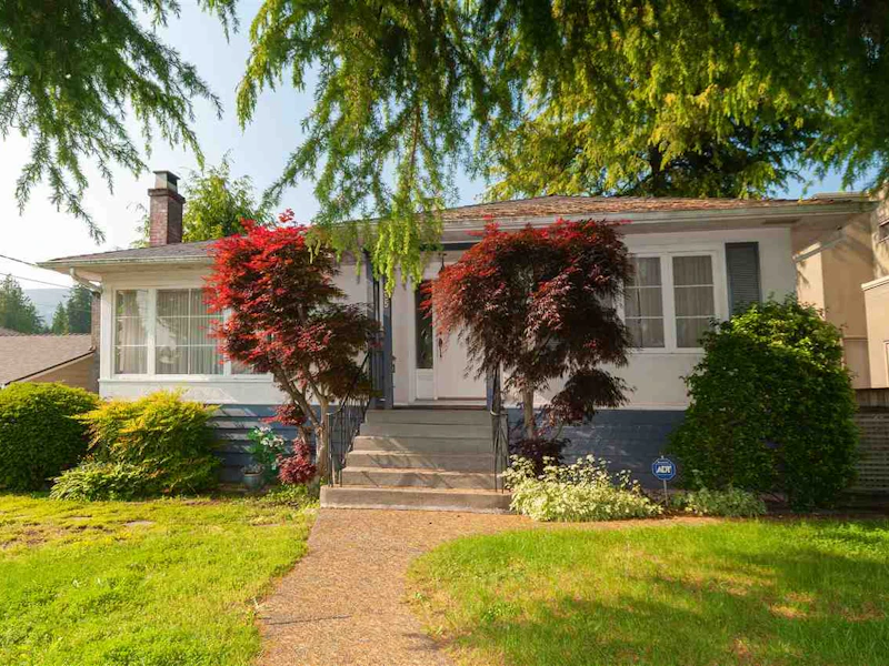 1235 Haywood Avenue, West Vancouver BC V7T 1V2