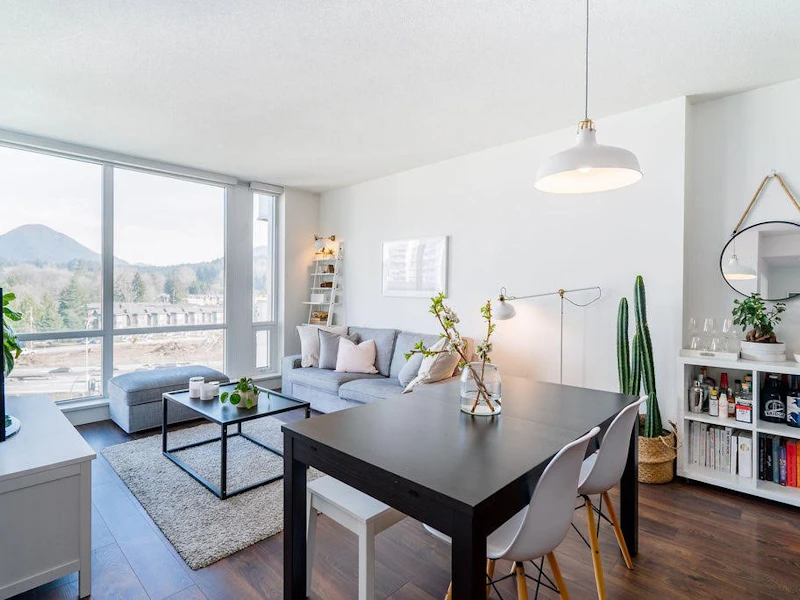 701 - 1550 Fern Street, North Vancouver BC