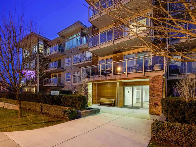 301 - 1033 St. Georges Avenue, North Vancouver BC V7L 3H5