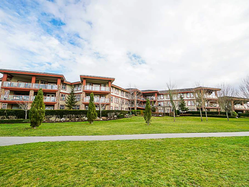 306 - 3355 Rosemary Heights Drive, Surrey BC V3Z 2H5