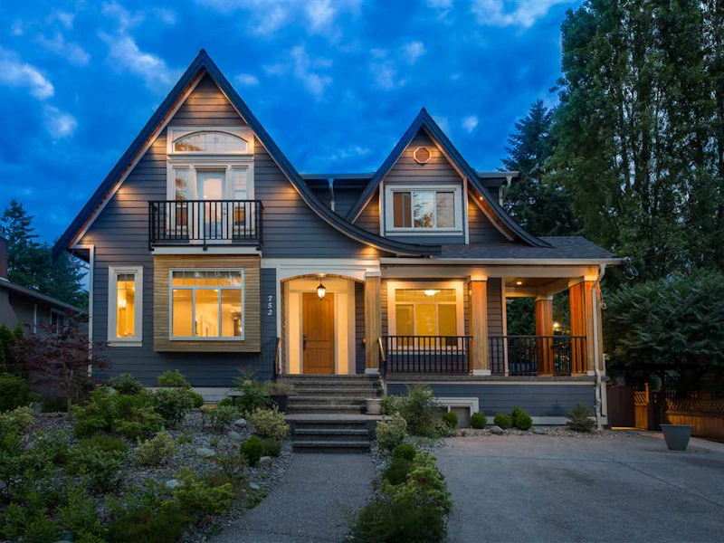 752 Guiltner Street, Coquitlam BC V3J 4M5