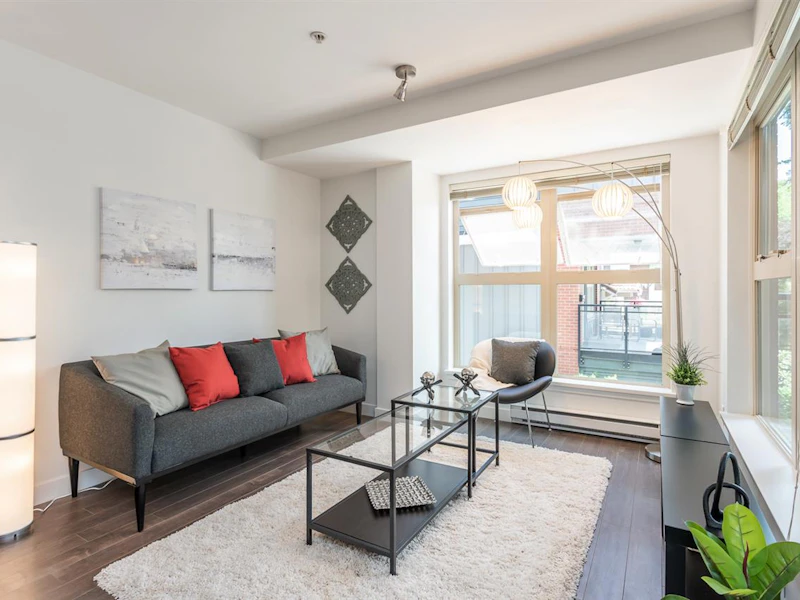 717 E 20th Avenue, Vancouver BC V5V 1N2