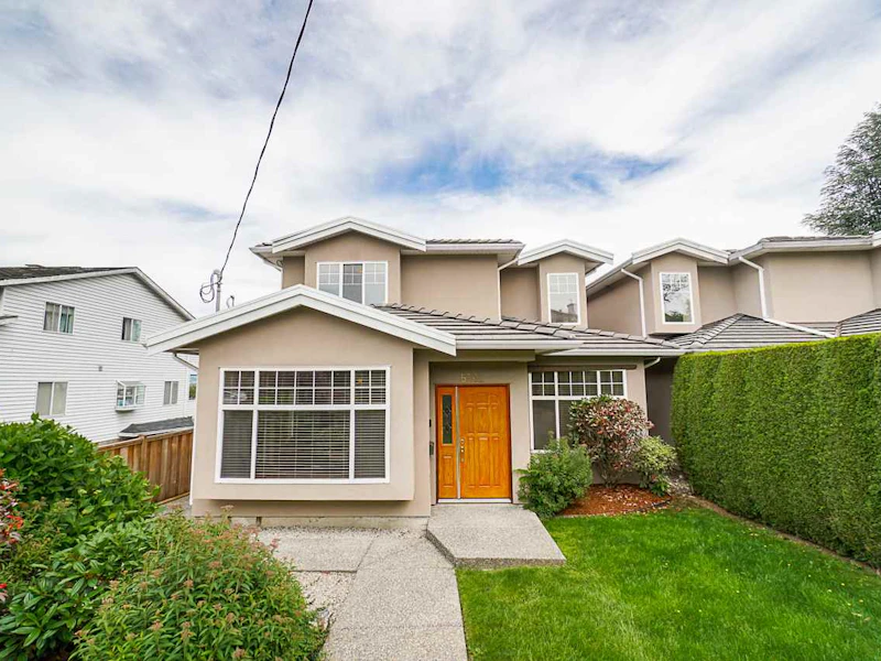 5562 Nelson Avenue, Burnaby BC V5H 3H3