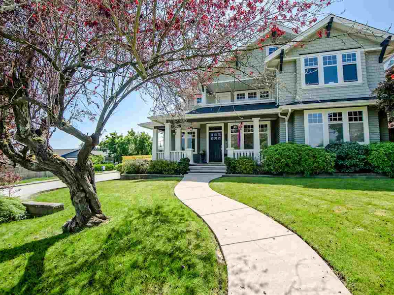 902 Chilliwack Street, New Westminster BC V3L 4V5