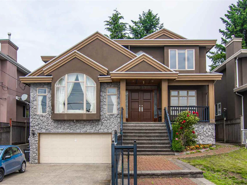 7797 12th Avenue, Burnaby BC V3N 2K6