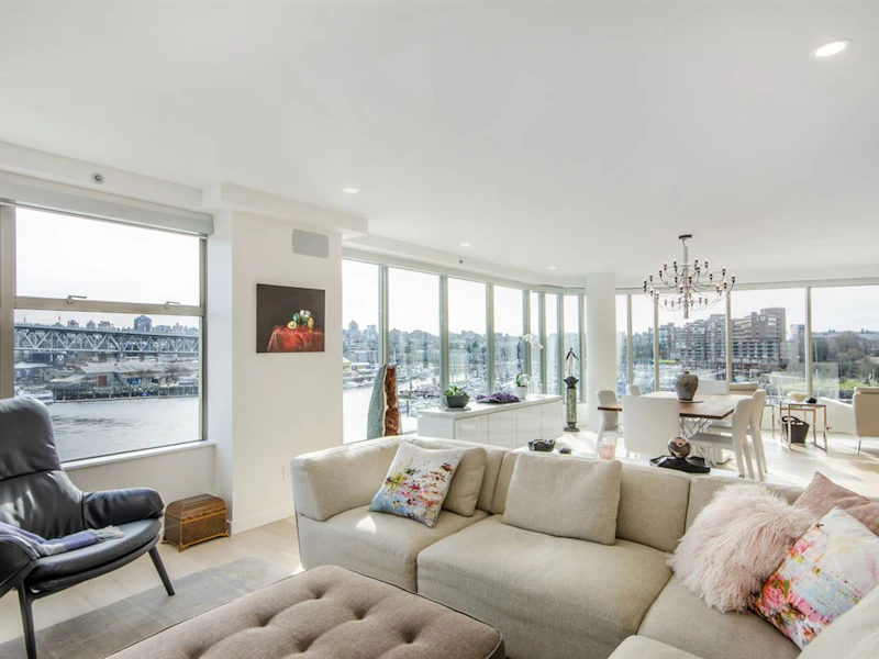 501 - 1012 Beach Avenue, Vancouver BC V6E 1T7