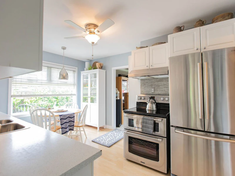 10927 130a Street, Surrey BC V3T 3N9