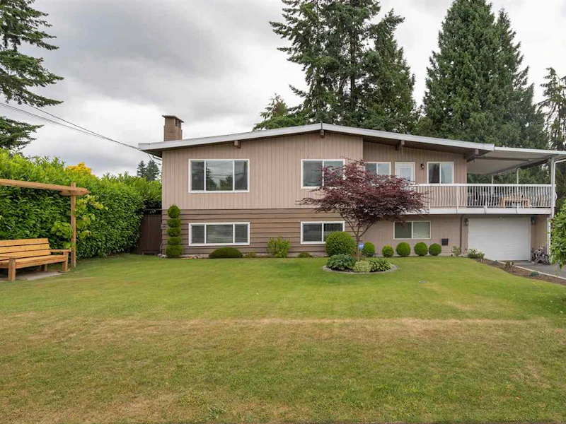 423 Montgomery Street, Coquitlam BC V3K 5G5