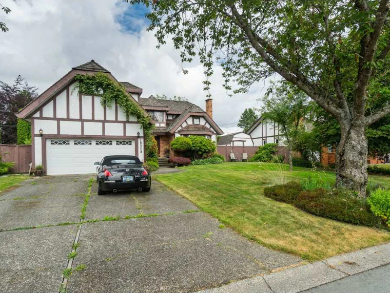 15073 95a Avenue, Surrey BC V3R 1E6