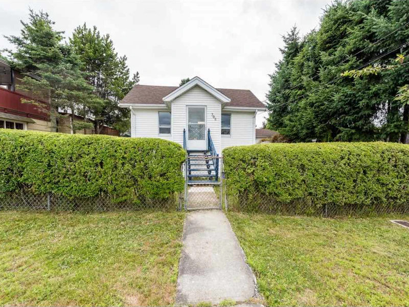 706 First Street, New Westminster BC V3L 2H5