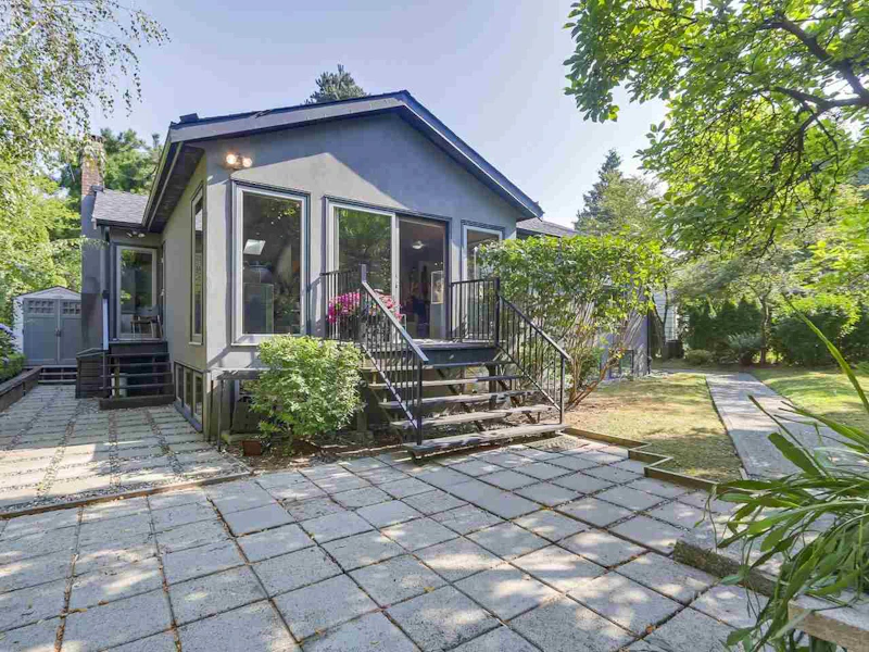 1576 W 16th Avenue, Vancouver BC V6J 2L6