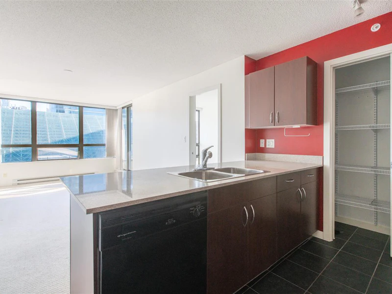 805 - 933 Hornby Street, Vancouver BC V6Z 3G4