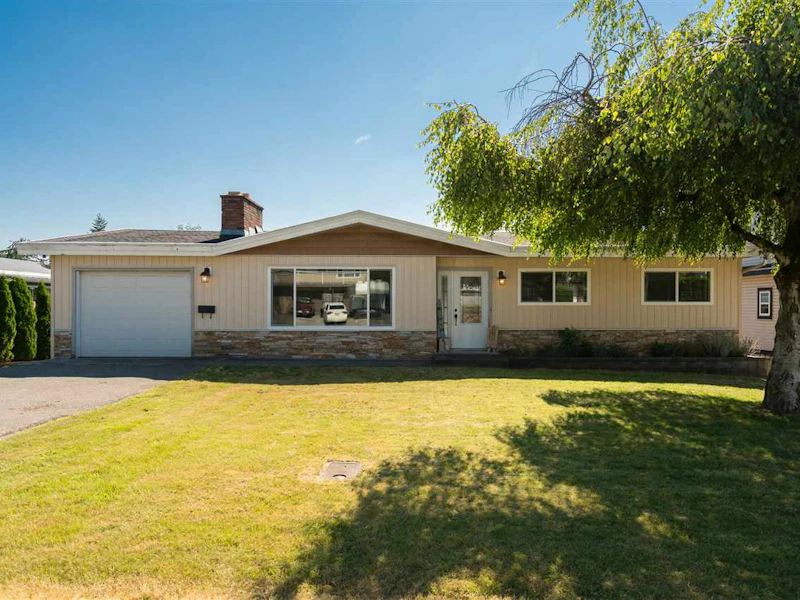 2050 Majestic Crescent, Abbotsford BC V2T 3G1