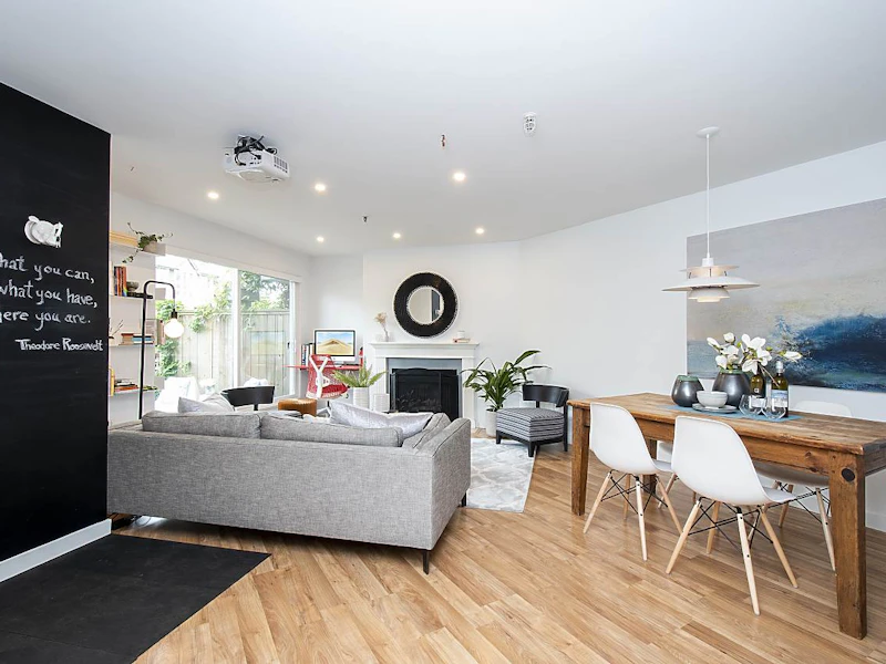 113 - 2020 W 8th Avenue, Vancouver BC V6J 1W5