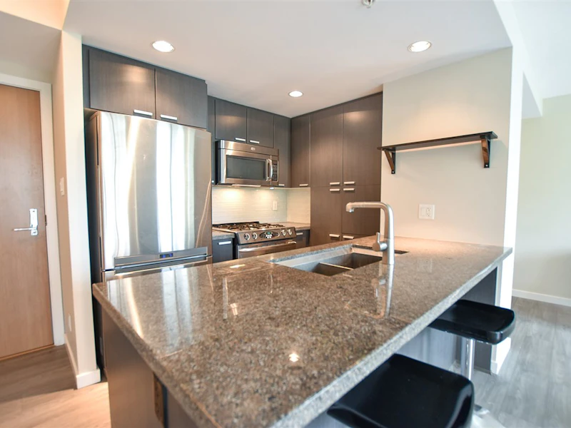 906 - 2200 Douglas Road, Burnaby BC V5C 0G8