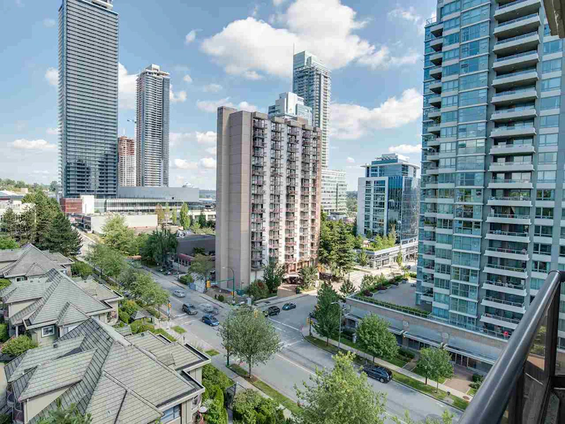 1005 - 4353 Halifax Street, Burnaby BC V5C 5Z4