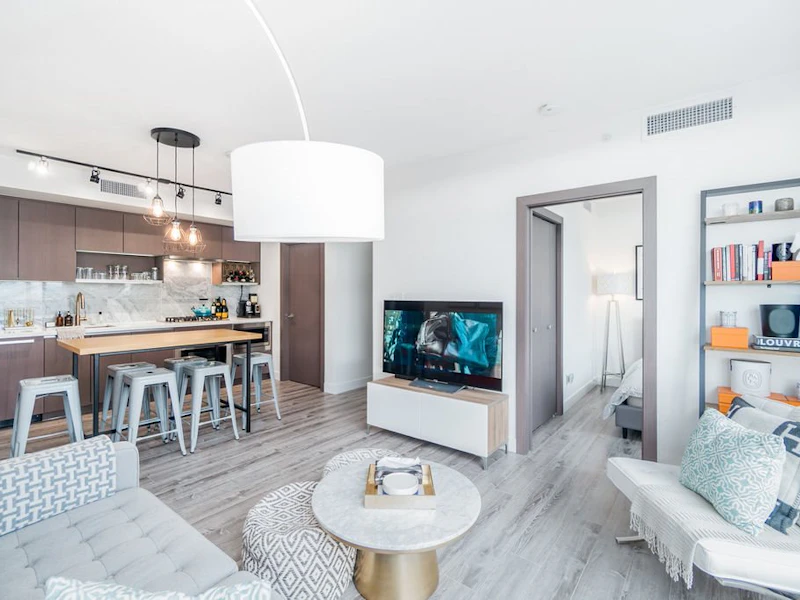 1757 - 38 Smithe Street, Vancouver BC V6B 1M7