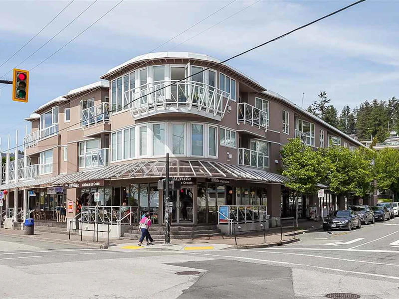 304 - 1119 Vidal Street, Surrey BC V4B 3T4