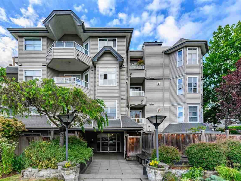 301 - 1481 E 4th Avenue, Vancouver BC V5N 1J6