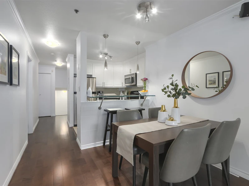 101 - 2020 Trafalgar Street, Vancouver BC V6K 3S6