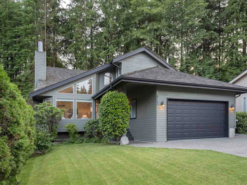 4753 Woodrow Crescent, North Vancouver BC V7K 3A6