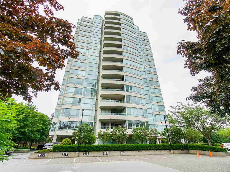 901 - 15030 101st Avenue, Surrey BC V3R 0N3
