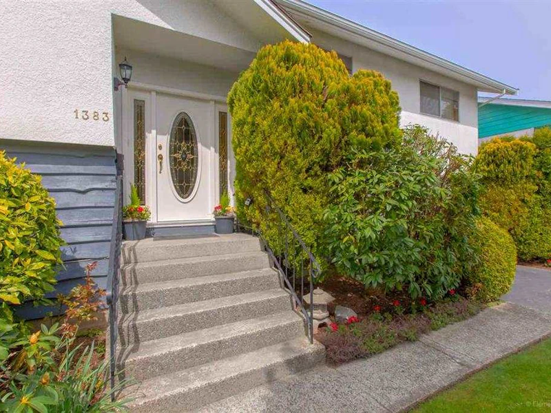 1383 Grover Avenue, Coquitlam BC V3J 3G3