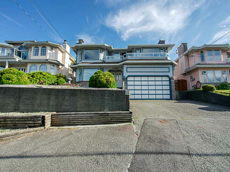 11652 99th Avenue, Surrey BC V3V 2M1