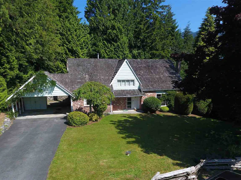 586 Barnham Place, West Vancouver BC V7S 1T7