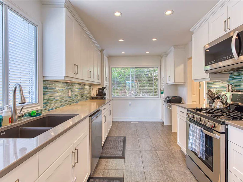 1 - 305 Decaire Street, Coquitlam BC V3K 4Z6