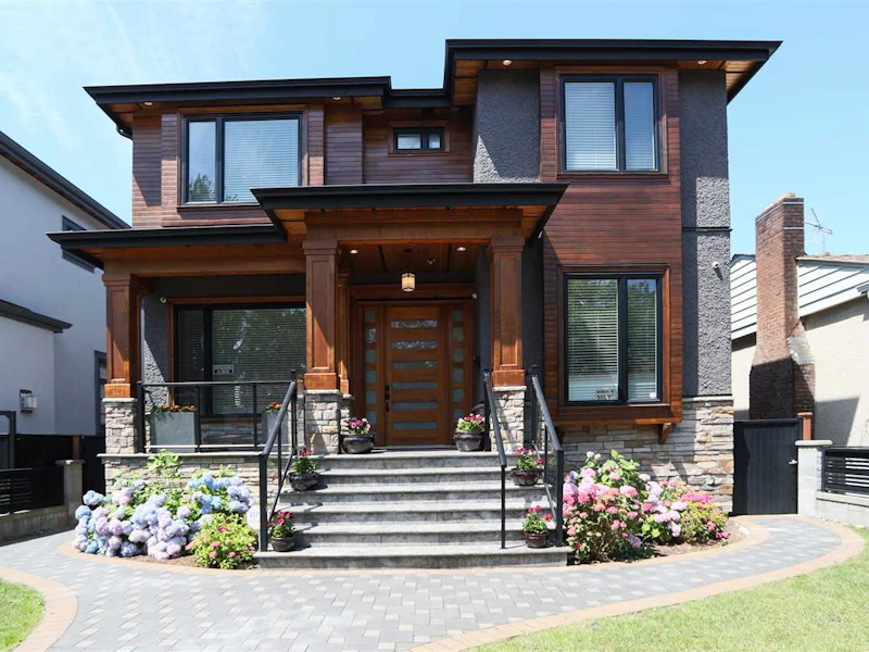 6575 Brooks Street, Vancouver BC V5S 3J6