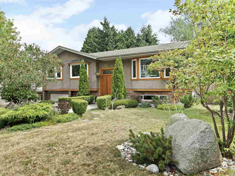 15580 Poplar Drive, Surrey BC V4A 5H8