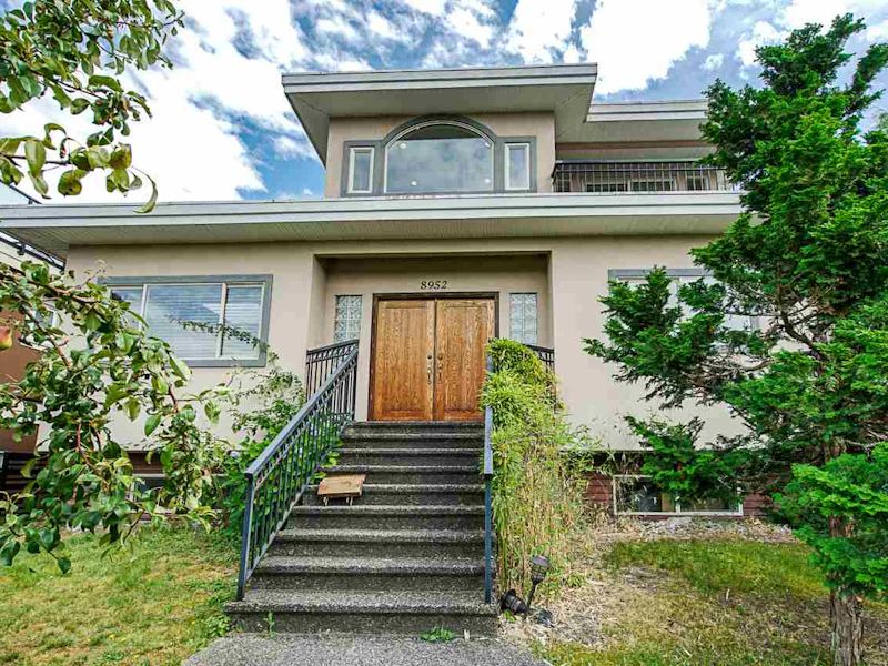 8952 15th Avenue, Burnaby BC V3N 1Y3