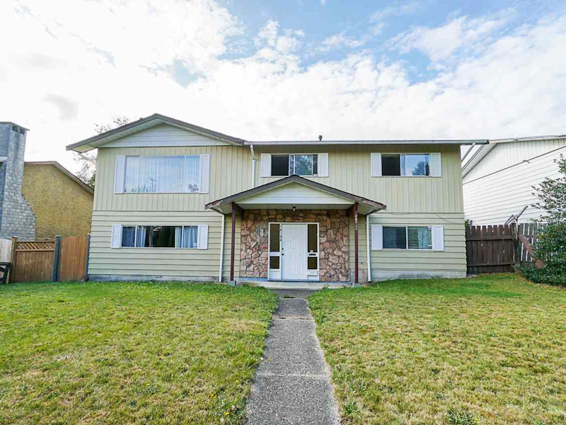 14134 72nd Avenue, Surrey BC V3W 2P8