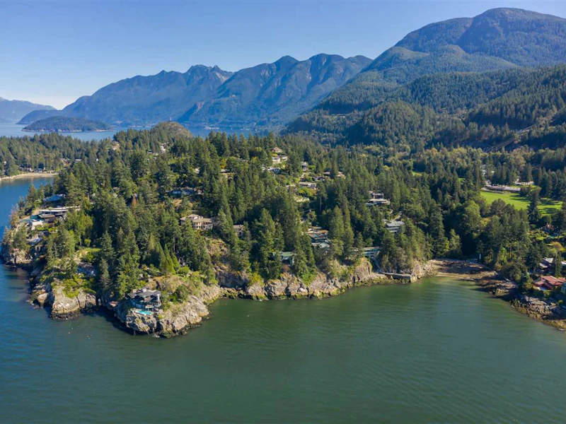 6120 Eastmont Drive, West Vancouver BC V7W 1X3