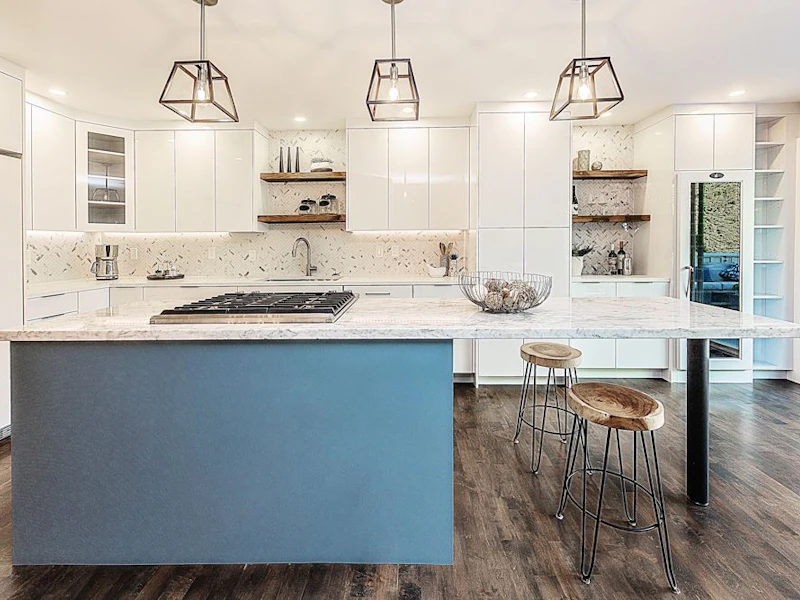 6365 Argyle Avenue, West Vancouver BC V7W 2E5