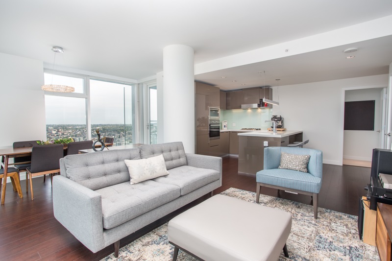 4607-777 Richards St  