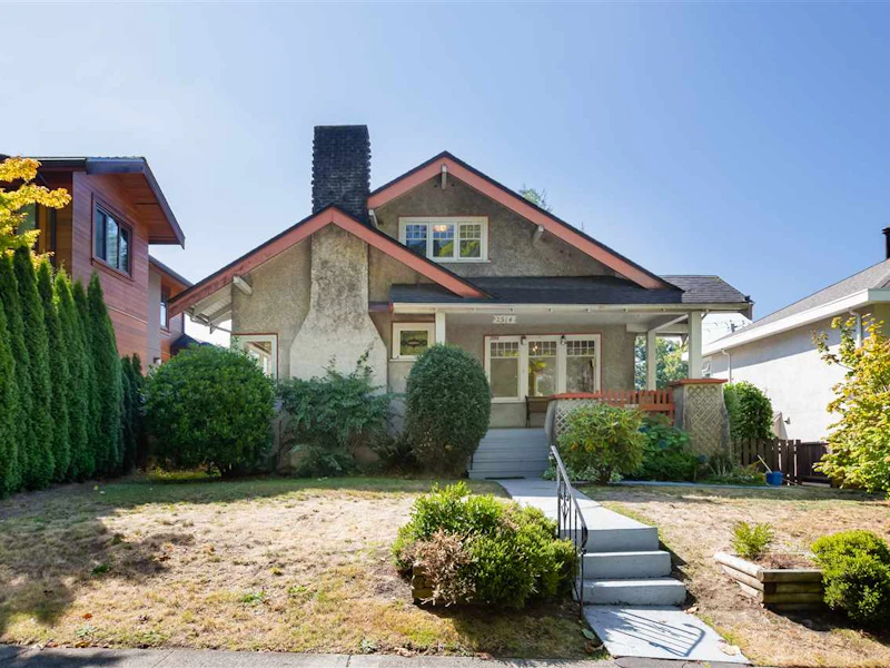 2564 W 12th Avenue, Vancouver BC V6K 2P3