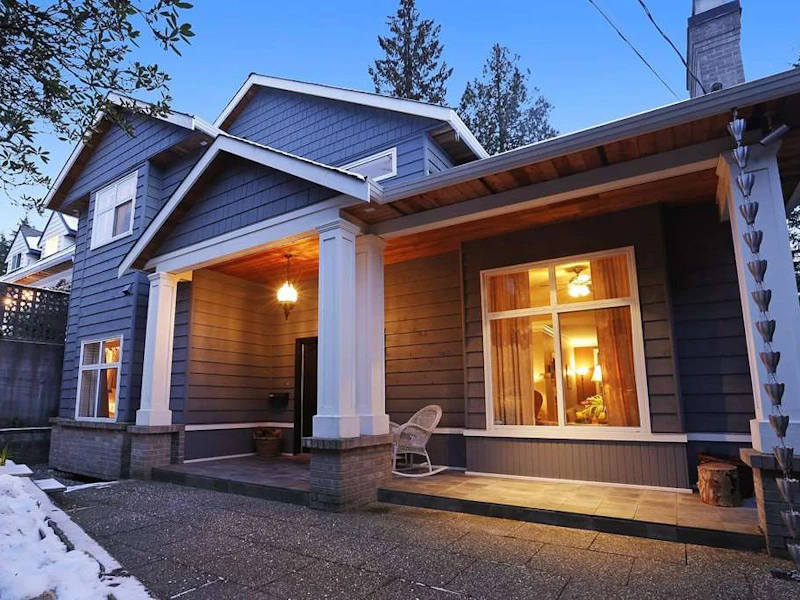 425 Tempe Crescent, North Vancouver BC V7N 1E7