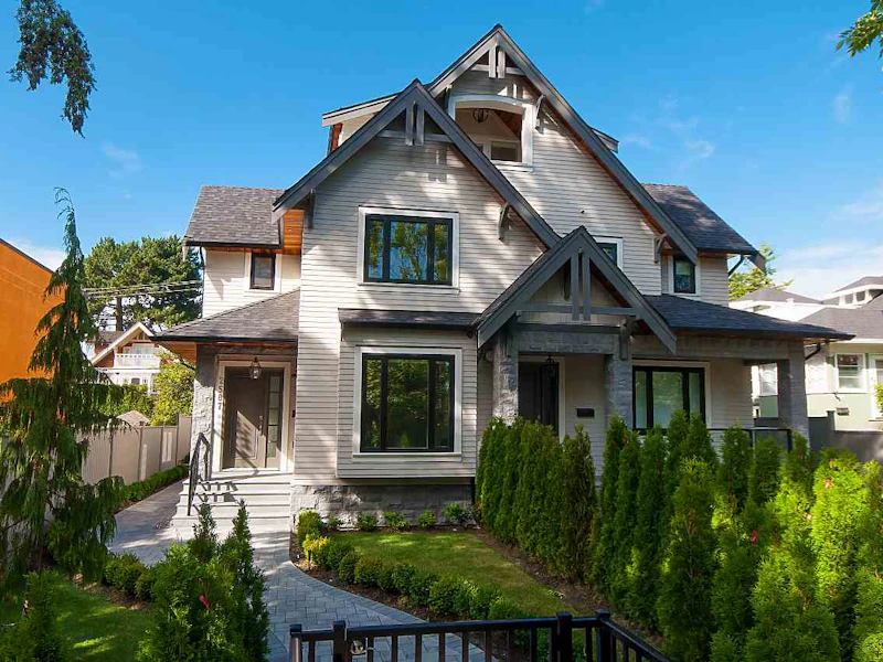 2587 W 2nd Avenue, Vancouver BC