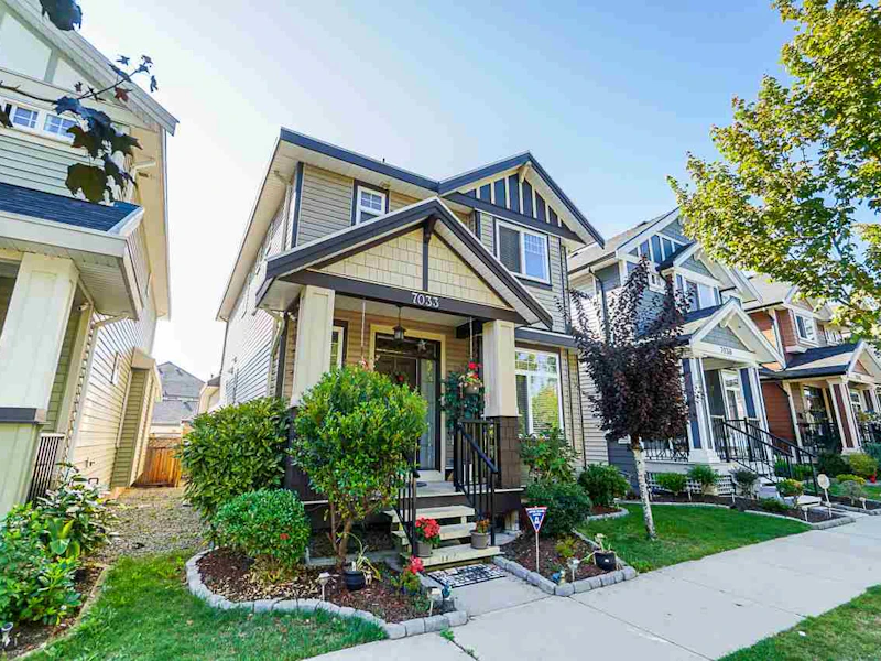 7033 144a Street, Surrey BC V3S 2X8