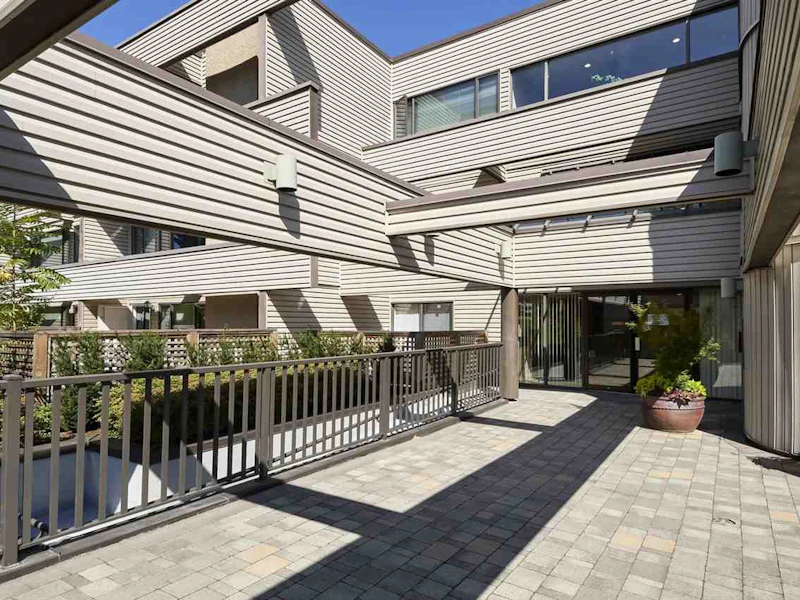 101 - 15275 19th Avenue, Surrey BC V4A 1X6