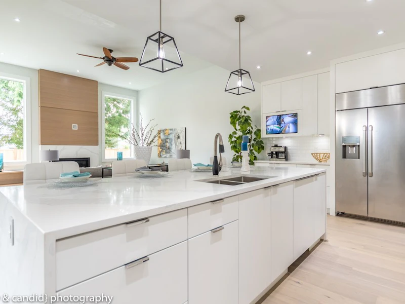 1723 Westover Road, North Vancouver BC V7J 1X7