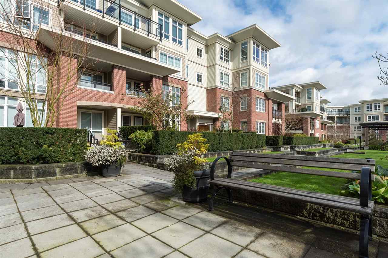 203-2940 King George Blvd