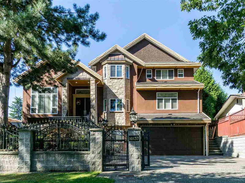 10137 143a Street, Surrey BC V3T 5A7