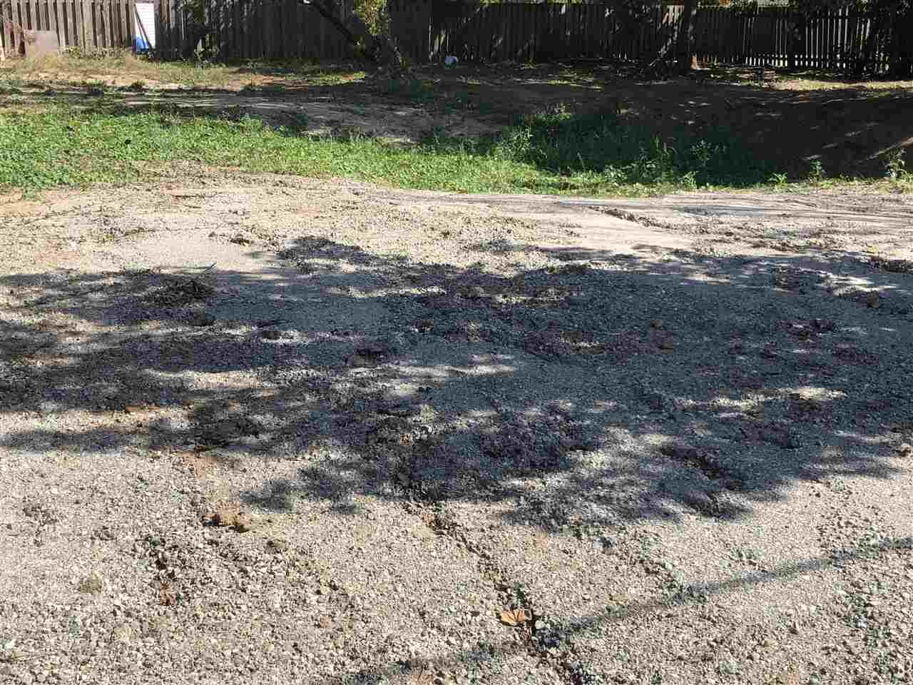 LT.1-2810 Maple St  